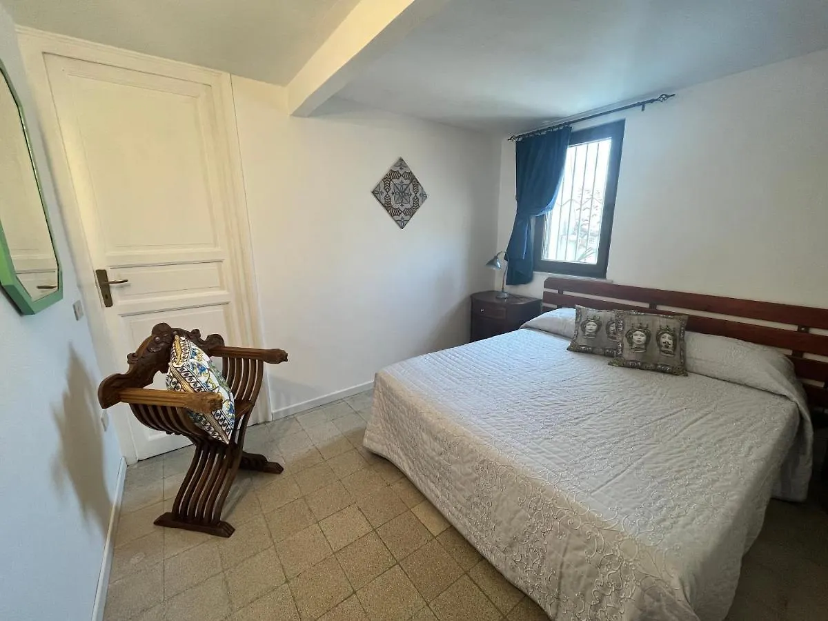 Mille Lire Peppe'S Home Palermo Italia