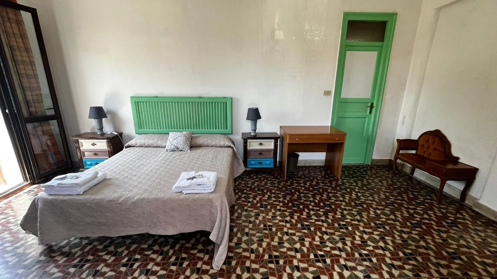 Mille Lire Peppe'S Home Palermo 0*,  Italy